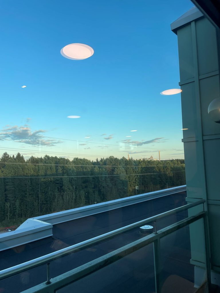 Maisemakuva saunatiloista, joissa vietimme tyhypäivää.